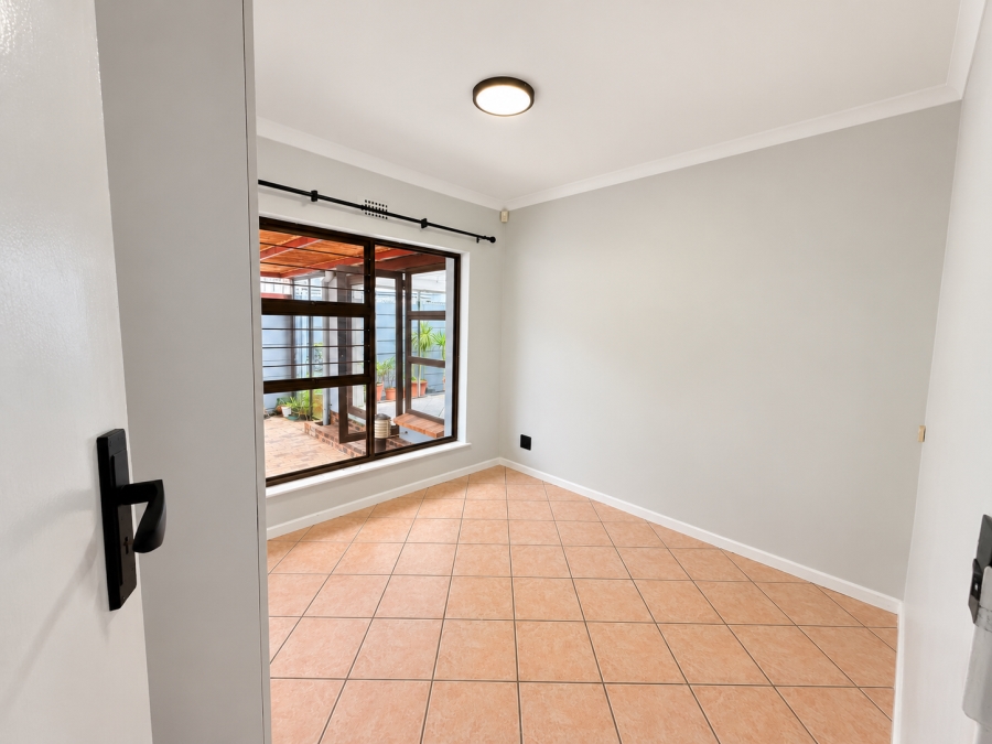 4 Bedroom Property for Sale in Bothasig Western Cape
